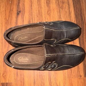 Clarks Brown Leather Slip-On Shoes
| Women's Size 10